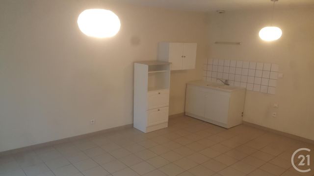 Appartement &agrave; louer - 2 pi&egrave;ces - 46,17 m2 - Lons Le Saunier - 39 - FRANCHE-COMTE