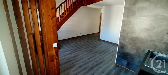 Appartement &agrave; louer - 4 pi&egrave;ces - 74,49 m2 - Lons Le Saunier - 39 - FRANCHE-COMTE