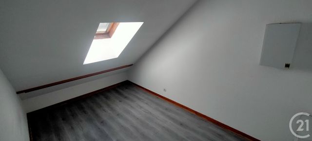 Appartement &agrave; louer - 4 pi&egrave;ces - 74,49 m2 - Lons Le Saunier - 39 - FRANCHE-COMTE