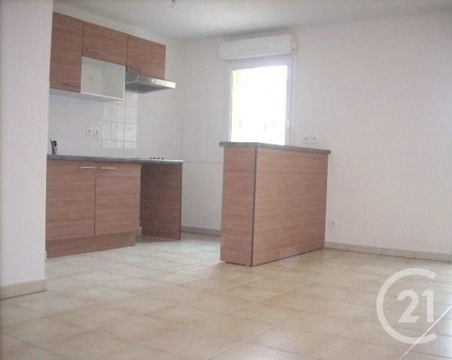 Appartement &agrave; louer - 3 pi&egrave;ces - 52,78 m2 - Lons Le Saunier - 39 - FRANCHE-COMTE