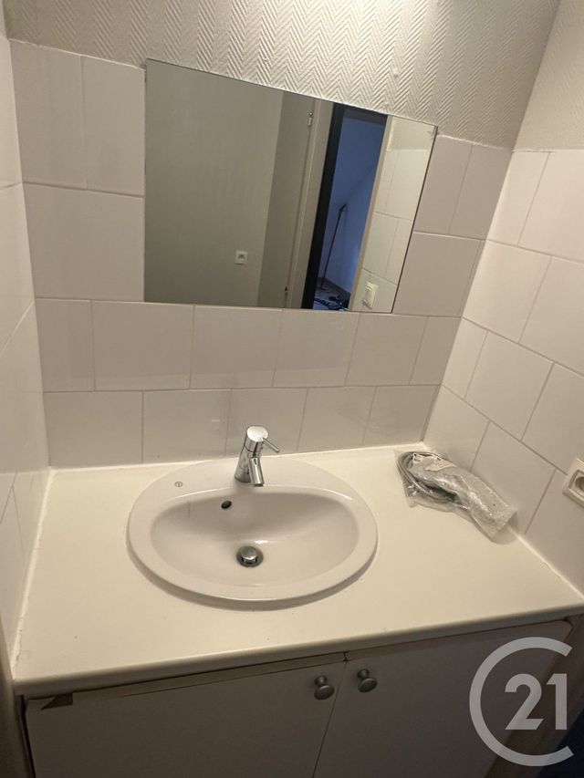Appartement &agrave; louer - 2 pi&egrave;ces - 30,82 m2 - Montmorot - 39 - FRANCHE-COMTE