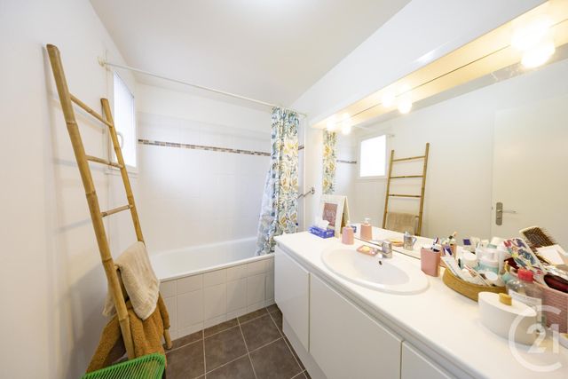 Maison à louer - 7 pièces - 122,70 m2 - Vigneux Sur Seine - 91 - ILE-DE-FRANCE