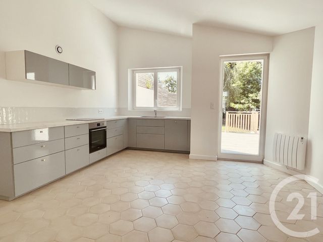 Maison &agrave; louer - 6 pi&egrave;ces - 133,65 m2 - Chateau D Olonne - 85 - PAYS-DE-LOIRE