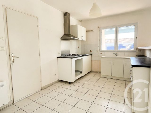 Maison &agrave; louer - 4 pi&egrave;ces - 83,33 m2 - Talmont St Hilaire - 85 - PAYS-DE-LOIRE