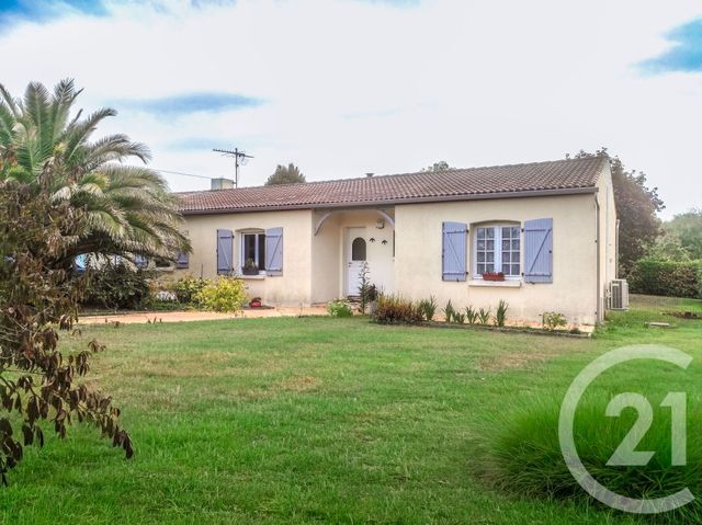 Maison &agrave; louer - 6 pi&egrave;ces - 107,50 m2 - St Hilaire La Foret - 85 - PAYS-DE-LOIRE