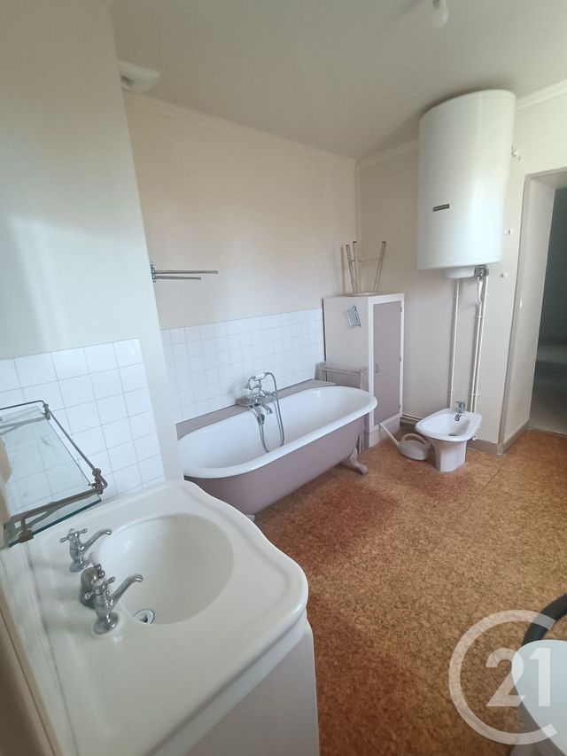 Maison &agrave; louer - 5 pi&egrave;ces - 160,11 m2 - Challans - 85 - PAYS-DE-LOIRE