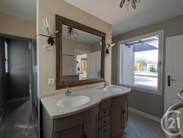 Maison à vendre - 6 pièces - 230 m2 - Beauvoir Sur Mer - 85 - PAYS-DE-LOIRE