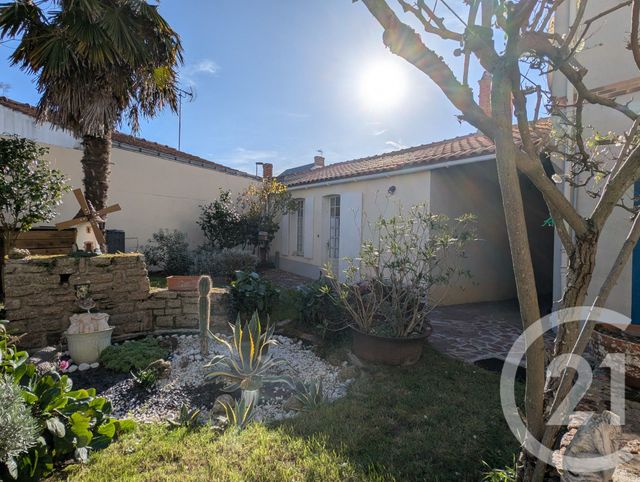 Maison à vendre - 10 pièces - 300 m2 - Beauvoir Sur Mer - 85 - PAYS-DE-LOIRE