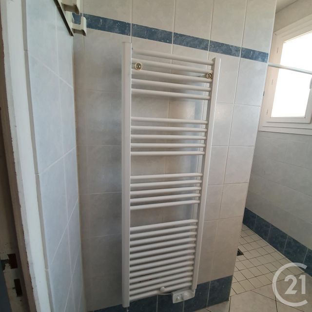 Maison &agrave; louer - 3 pi&egrave;ces - 65,08 m2 - Le Perrier - 85 - PAYS-DE-LOIRE