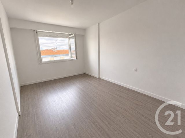 Appartement T2 &agrave; louer - 2 pi&egrave;ces - 51,10 m2 - Challans - 85 - PAYS-DE-LOIRE