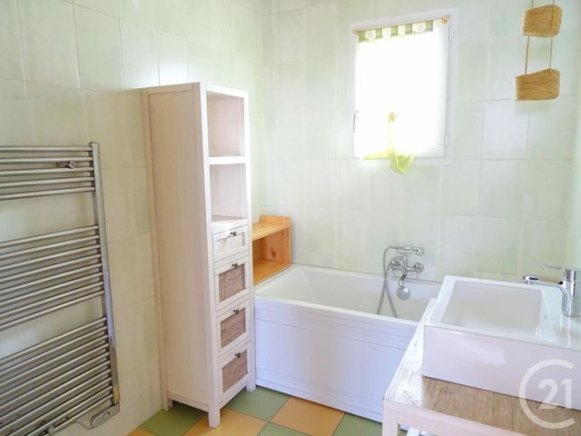 Maison &agrave; louer - 3 pi&egrave;ces - 71,92 m2 - Apremont - 85 - PAYS-DE-LOIRE