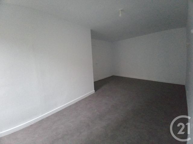 Appartement F3 &agrave; louer - 3 pi&egrave;ces - 100,63 m2 - Limoges - 87 - LIMOUSIN