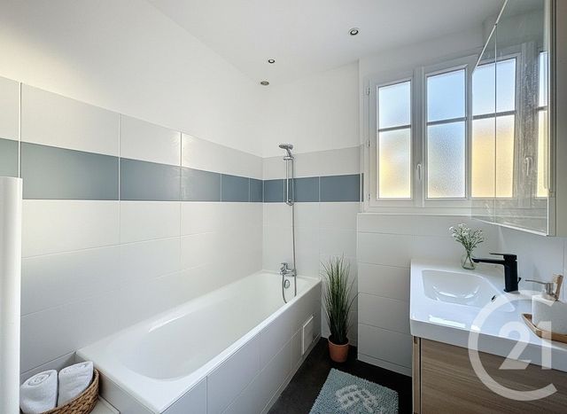 Appartement F4 &agrave; vendre - 4 pi&egrave;ces - 68,77 m2 - Villejuif - 94 - ILE-DE-FRANCE