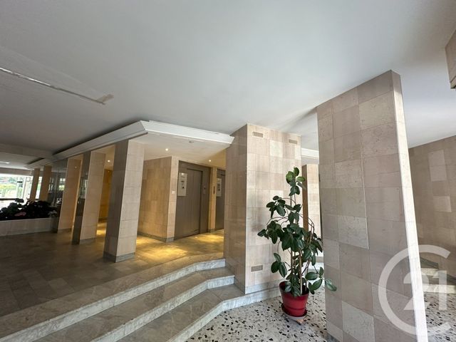 Appartement F4 &agrave; louer - 4 pi&egrave;ces - 76,99 m2 - Villejuif - 94 - ILE-DE-FRANCE