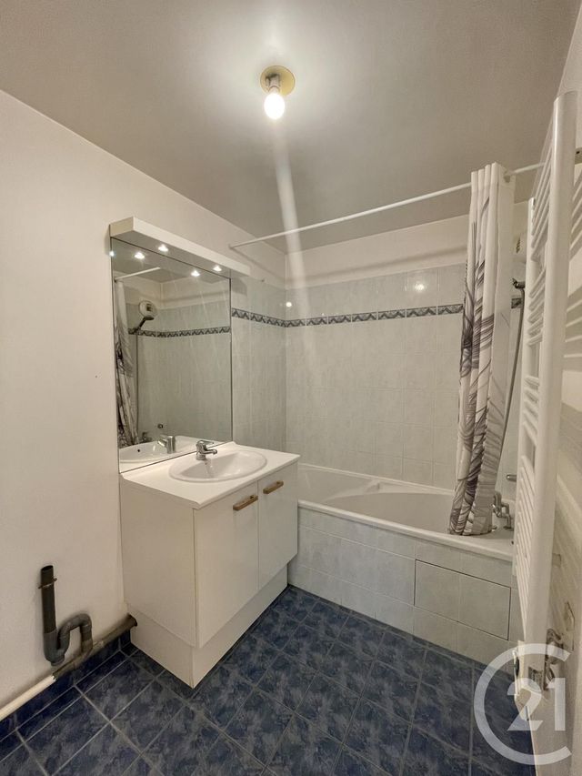 Appartement F3 &agrave; louer - 3 pi&egrave;ces - 59,75 m2 - Villejuif - 94 - ILE-DE-FRANCE