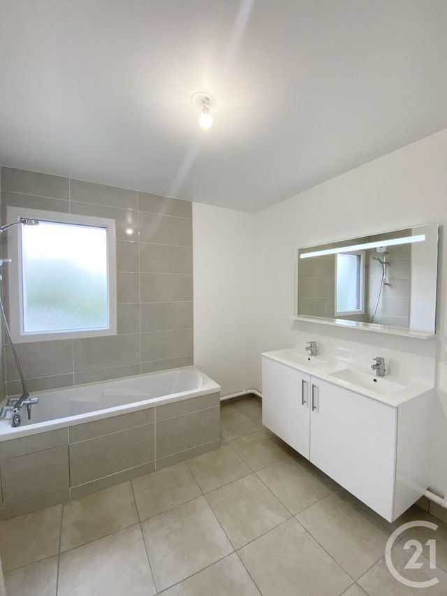 Appartement F3 &agrave; louer - 3 pi&egrave;ces - 66,50 m2 - Villejuif - 94 - ILE-DE-FRANCE