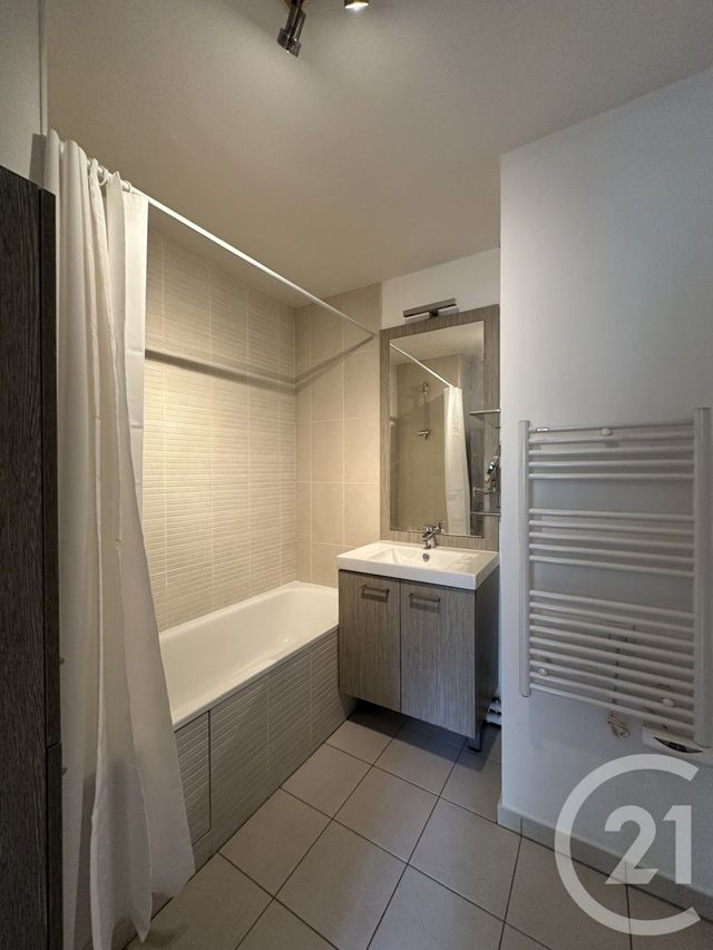 Appartement F4 &agrave; louer - 4 pi&egrave;ces - 77,16 m2 - Villejuif - 94 - ILE-DE-FRANCE