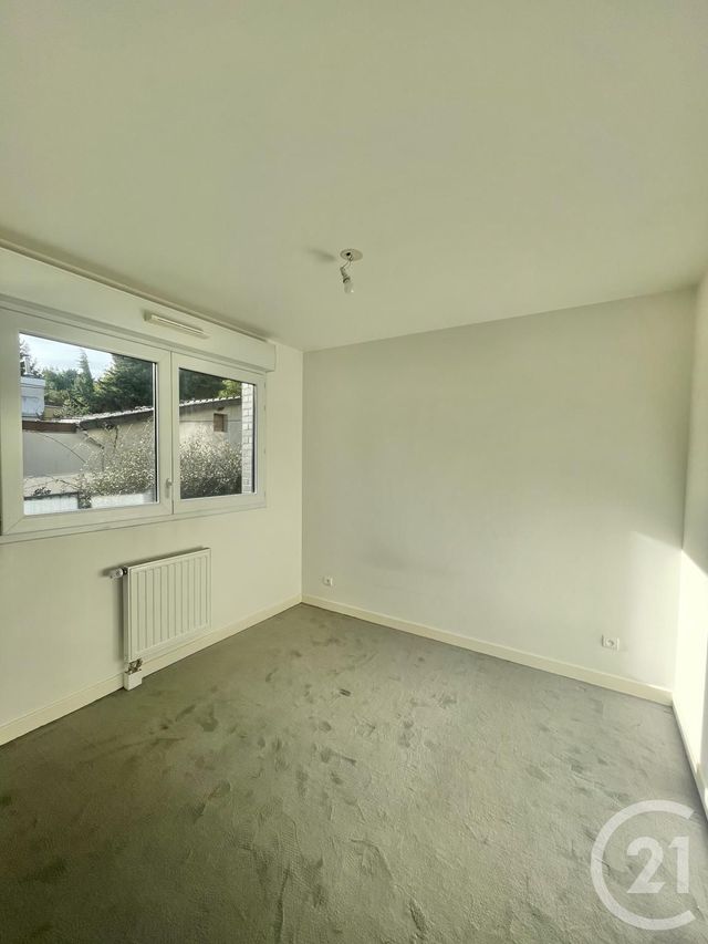 Maison &agrave; louer - 4 pi&egrave;ces - 72,80 m2 - Villejuif - 94 - ILE-DE-FRANCE