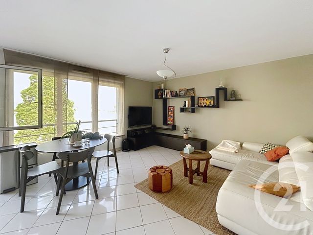 Appartement 3 pièces 57 m² · à Villejuif · 56,6 m² · 329 000 €