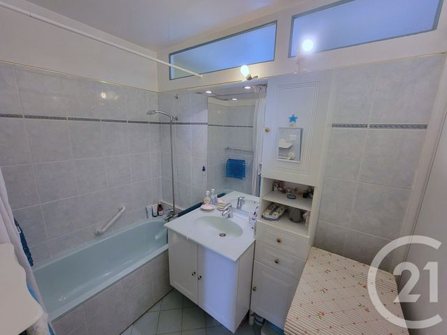 Appartement F4 à vendre - 4 pièces - 63,14 m2 - L Hay Les Roses - 94 - ILE-DE-FRANCE