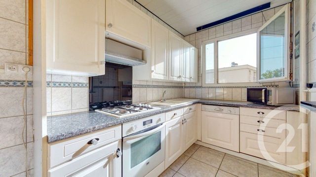 Appartement F4 à vendre - 4 pièces - 75,31 m2 - Thiais - 94 - ILE-DE-FRANCE