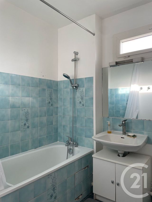 Appartement F2 à louer - 2 pièces - 51,53 m2 - L Hay Les Roses - 94 - ILE-DE-FRANCE