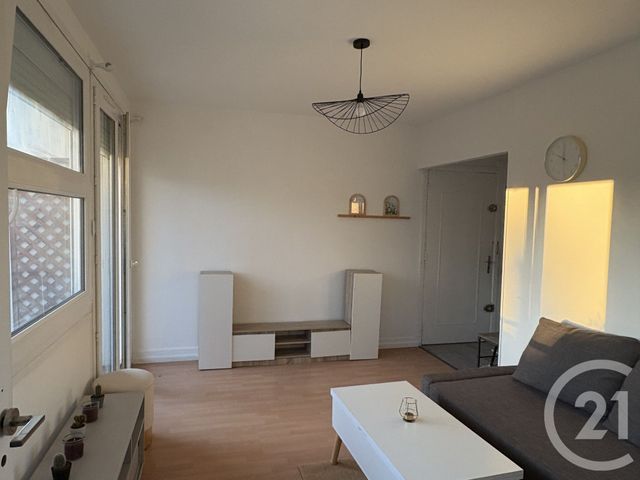 Appartement F2 &agrave; louer - 2 pi&egrave;ces - 37,90 m2 - L Hay Les Roses - 94 - ILE-DE-FRANCE