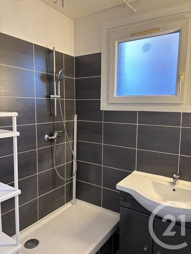 Appartement F2 &agrave; louer - 2 pi&egrave;ces - 37,90 m2 - L Hay Les Roses - 94 - ILE-DE-FRANCE