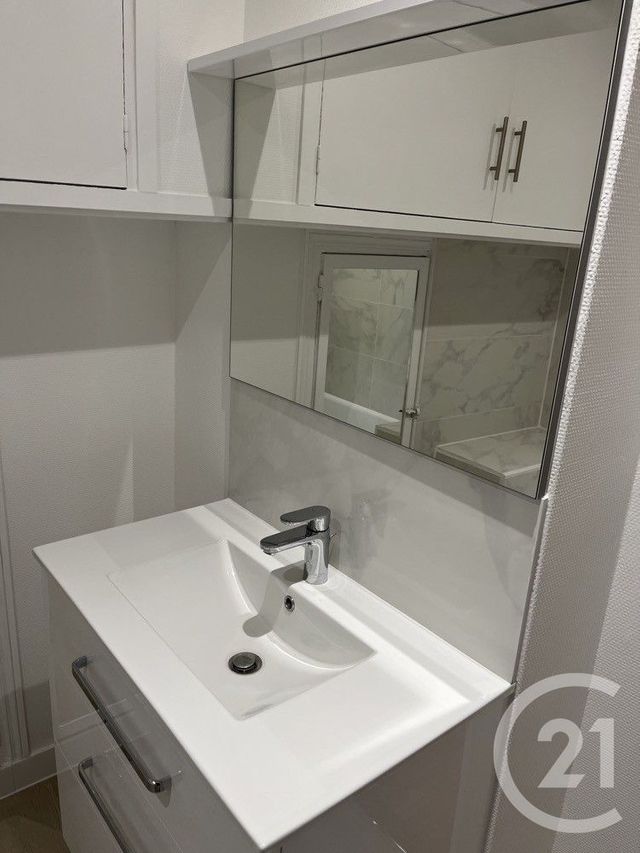 Appartement F3 &agrave; louer - 3 pi&egrave;ces - 55,40 m2 - L Hay Les Roses - 94 - ILE-DE-FRANCE