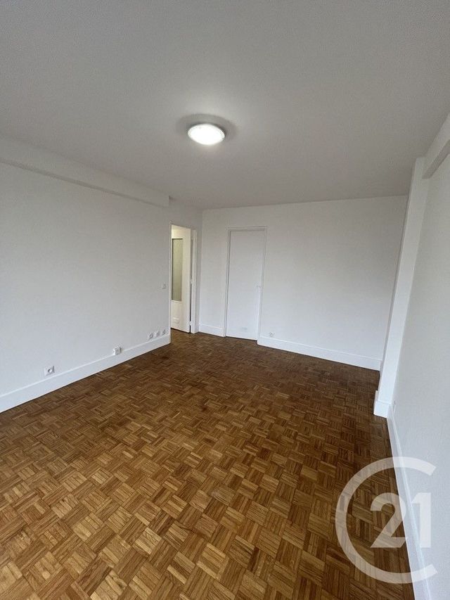 Appartement F3 &agrave; louer - 3 pi&egrave;ces - 55,40 m2 - L Hay Les Roses - 94 - ILE-DE-FRANCE