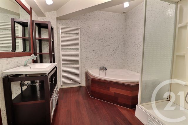 Maison &agrave; louer - 3 pi&egrave;ces - 103,43 m2 - Amberieu En Bugey - 01 - RHONE-ALPES