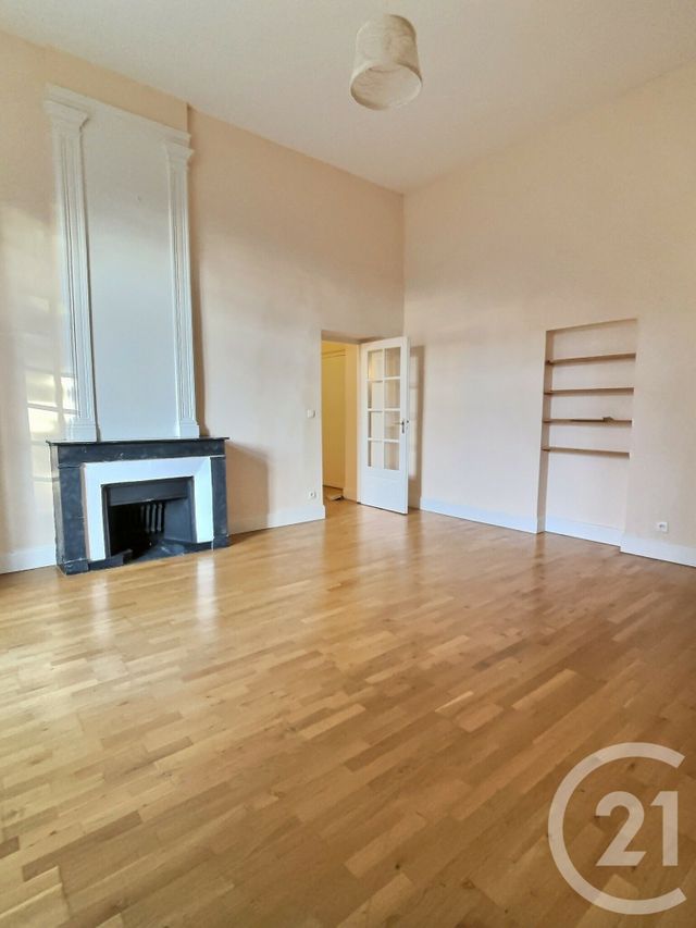 Appartement &agrave; louer - 3 pi&egrave;ces - 82,20 m2 - Pont D Ain - 01 - RHONE-ALPES