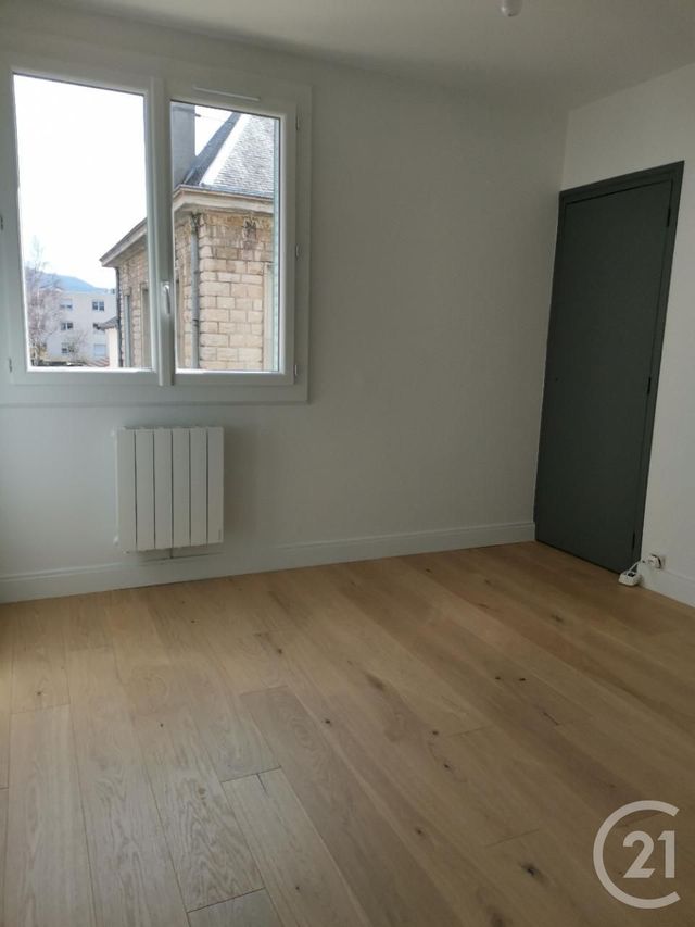 Appartement &agrave; louer - 3 pi&egrave;ces - 57,38 m2 - Amberieu En Bugey - 01 - RHONE-ALPES
