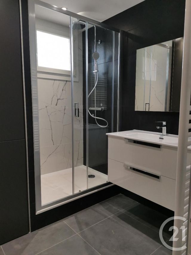 Appartement &agrave; louer - 3 pi&egrave;ces - 57,38 m2 - Amberieu En Bugey - 01 - RHONE-ALPES