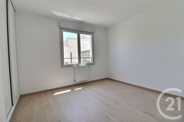 Appartement &agrave; louer - 2 pi&egrave;ces - 42 m2 - Amberieu En Bugey - 01 - RHONE-ALPES