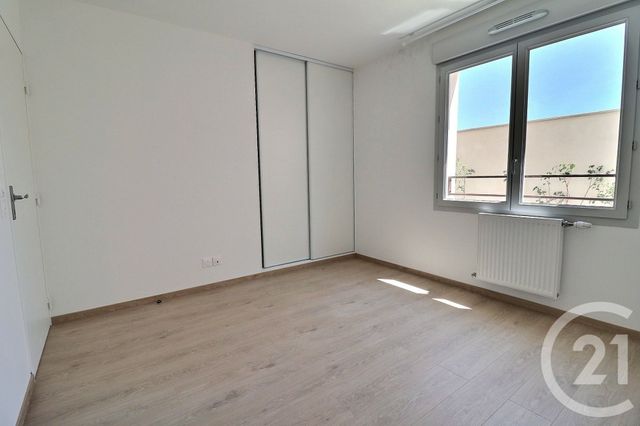 Appartement &agrave; louer - 2 pi&egrave;ces - 42 m2 - Amberieu En Bugey - 01 - RHONE-ALPES