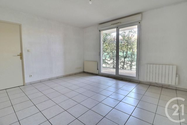 Appartement &agrave; louer - 2 pi&egrave;ces - 37 m2 - Amberieu En Bugey - 01 - RHONE-ALPES