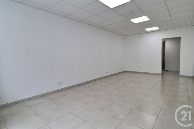 Local commercial à louer - 36.03 m2 - 01 - Ain
