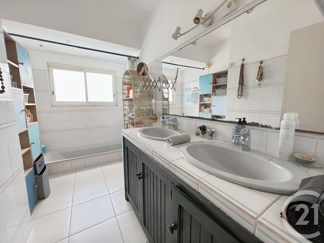 Maison &agrave; vendre - 6 pi&egrave;ces - 202 m2 - St Denis - 974 - REUNION