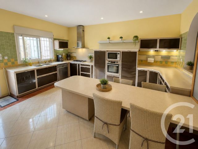 Maison &agrave; vendre - 8 pi&egrave;ces - 352,01 m2 - St Denis - 974 - REUNION