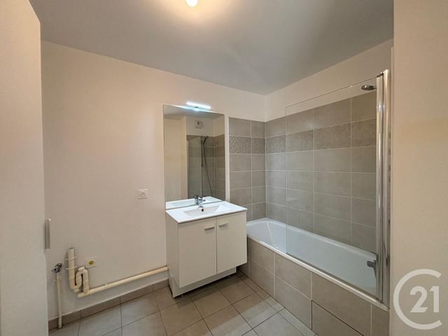 Appartement F3 &agrave; louer - 3 pi&egrave;ces - 58,57 m2 - Savigny Le Temple - 77 - ILE-DE-FRANCE