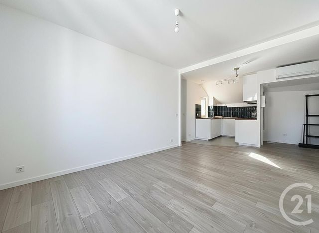 Appartement F3 &agrave; louer - 3 pi&egrave;ces - 47,11 m2 - Mandres Les Roses - 94 - ILE-DE-FRANCE