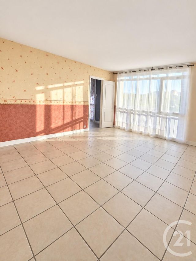 Appartement F4 &agrave; vendre - 4 pi&egrave;ces - 73,45 m2 - Boussy St Antoine - 91 - ILE-DE-FRANCE