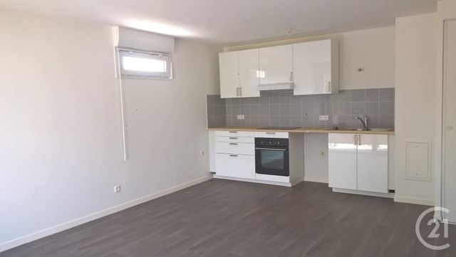 Appartement F3 &agrave; louer - 3 pi&egrave;ces - 60,87 m2 - Quincy Sous Senart - 91 - ILE-DE-FRANCE