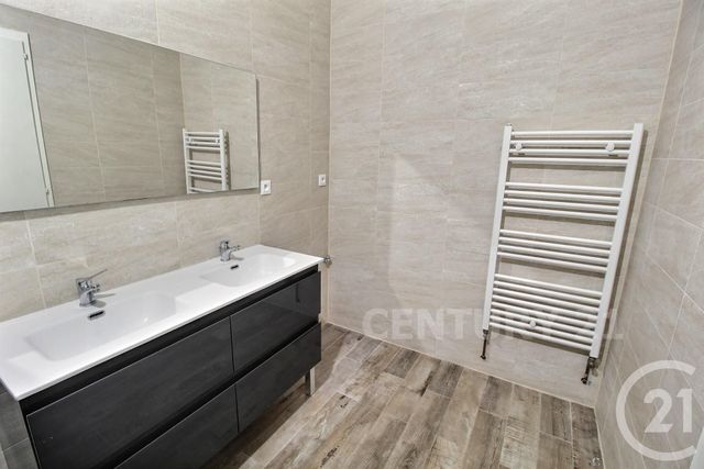 Appartement F5 à vendre - 5 pièces - 107 m2 - St Avold - 57 - LORRAINE