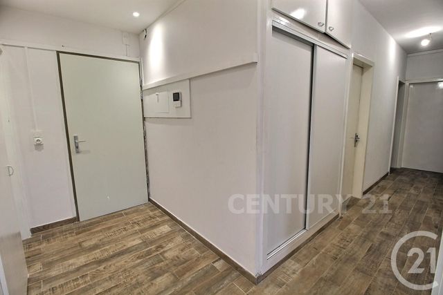 Appartement F5 à vendre - 5 pièces - 107 m2 - St Avold - 57 - LORRAINE
