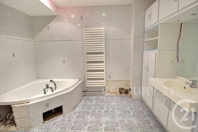 Appartement Duplex &agrave; vendre - 6 pi&egrave;ces - 196,03 m2 - St Avold - 57 - LORRAINE