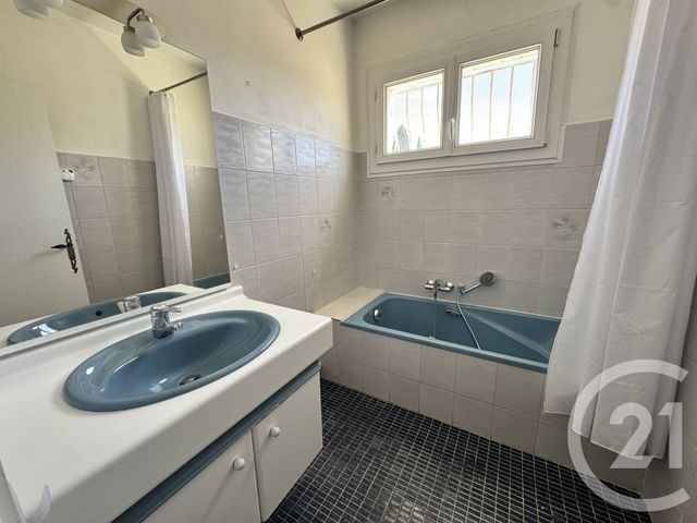 Appartement T3 &agrave; louer - 3 pi&egrave;ces - 73,39 m2 - Marseille - 13012 - PROVENCE-ALPES-COTE-D-AZUR
