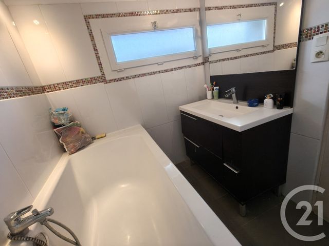 Appartement F3 &agrave; vendre - 4 pi&egrave;ces - 70 m2 - Marseille - 13012 - PROVENCE-ALPES-COTE-D-AZUR