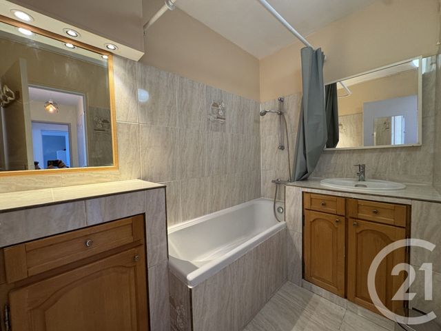 Appartement T2 &agrave; louer - 2 pi&egrave;ces - 54,54 m2 - Marseille - 13010 - PROVENCE-ALPES-COTE-D-AZUR